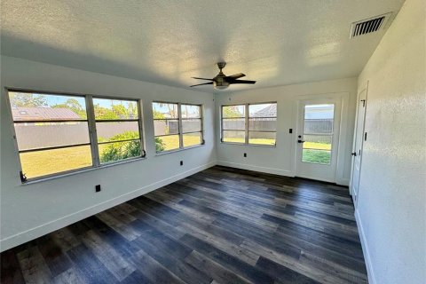 Casa en venta en Port Charlotte, Florida, 3 dormitorios, 149.85 m2 № 1903680 - foto 11