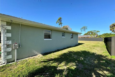 Casa en venta en Port Charlotte, Florida, 3 dormitorios, 149.85 m2 № 1903680 - foto 26