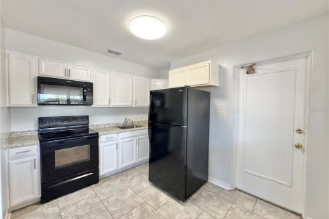 Commercial property in Winter Haven, Florida 4 bedrooms, 131.55 sq.m. № 1622252 - photo 13