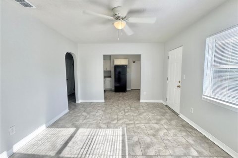Commercial property in Winter Haven, Florida 4 bedrooms, 131.55 sq.m. № 1622252 - photo 10
