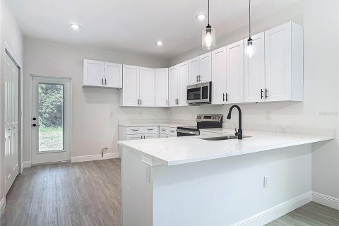 House in Sanford, Florida 2 bedrooms, 99.41 sq.m. № 1833491 - photo 14