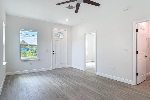 House in Sanford, Florida 2 bedrooms, 99.41 sq.m. № 1833491 - photo 9