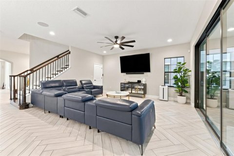 House in Riverview, Florida 6 bedrooms, 458.29 sq.m. № 2294665 - photo 11