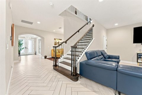 House in Riverview, Florida 6 bedrooms, 458.29 sq.m. № 2294665 - photo 10