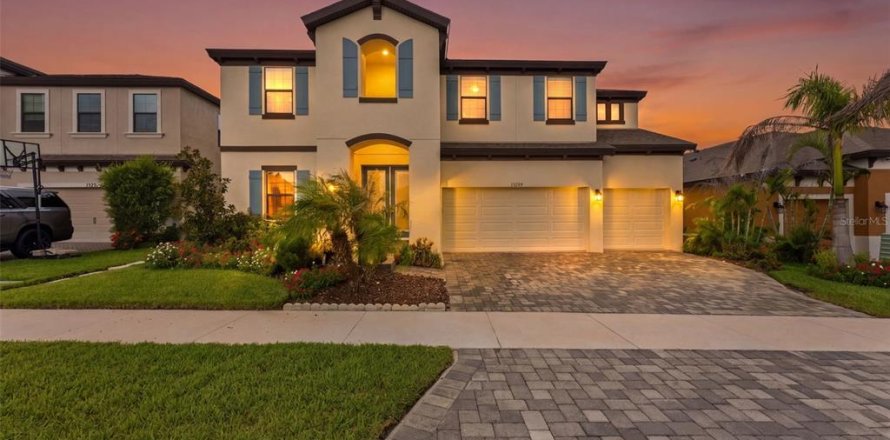 House in Riverview, Florida 6 bedrooms, 458.29 sq.m. № 2294665