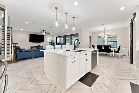 House in Riverview, Florida 6 bedrooms, 458.29 sq.m. № 2294665 - photo 17