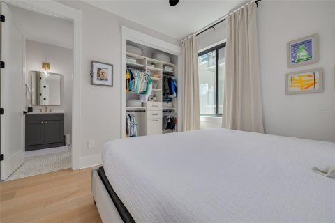 Townhouse in Saint Petersburg, Florida 2 bedrooms, 148.64 sq.m. № 2386261 - photo 26