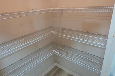 Купить виллу или дом в Спринг-Хилл, Флорида 7 комнат, 149.57м2, № 2238082 - фото 8