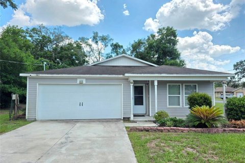 Villa ou maison à Spring Hill, Floride 3 chambres, 149.57 m2 № 2238082