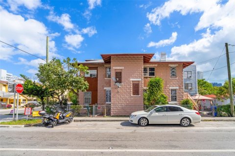 Propiedad comercial en venta en Miami, Florida № 2153355 - foto 13