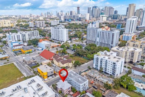 Propiedad comercial en venta en Miami, Florida № 2153355 - foto 3