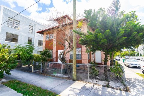 Propiedad comercial en venta en Miami, Florida № 2153355 - foto 10