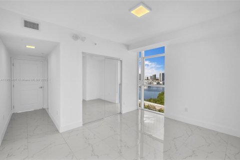 Condominio en venta en Sunny Isles Beach, Florida, 3 dormitorios, 173.26 m2 № 1977100 - foto 26