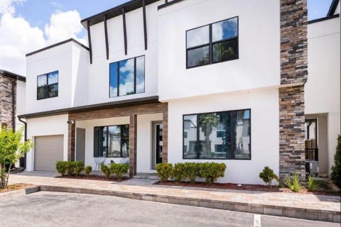 Casa en Davenport, Florida 5 dormitorios, 226.68 m2 № 2373034