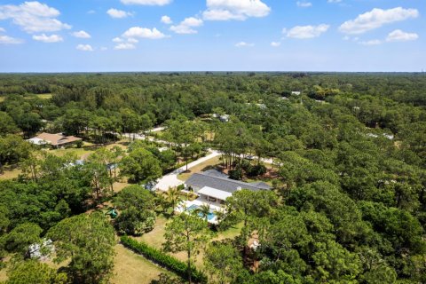 House in Jupiter, Florida 4 bedrooms, 246.19 sq.m. № 1142610 - photo 1