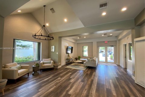 Copropriété à vendre à Hollywood, Floride: 1 chambre, 60.39 m2 № 2014284 - photo 18