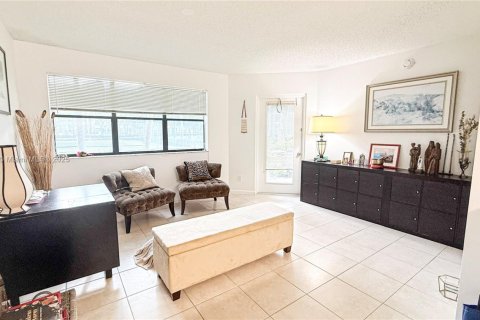 Copropriété à vendre à Hollywood, Floride: 1 chambre, 60.39 m2 № 2014284 - photo 2