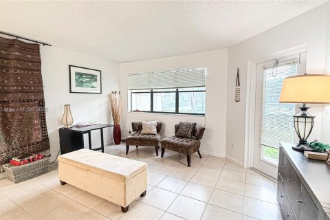 Copropriété à vendre à Hollywood, Floride: 1 chambre, 60.39 m2 № 2014284 - photo 3