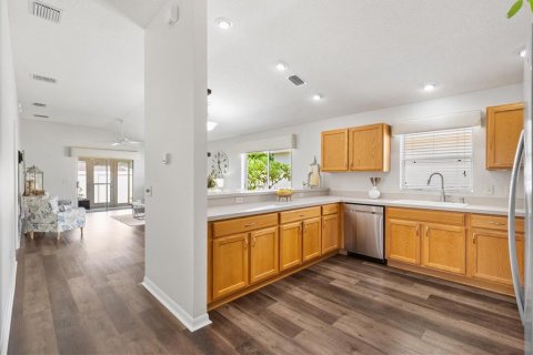 House in The Villages, Florida 3 bedrooms, 130.71 sq.m. № 1855981 - photo 10