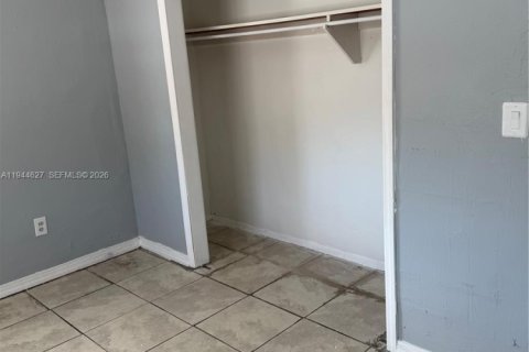 Villa ou maison à louer à Miami, Floride: 3 chambres, 209.49 m2 № 2001148 - photo 2