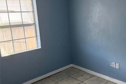 Villa ou maison à louer à Miami, Floride: 3 chambres, 209.49 m2 № 2001148 - photo 5