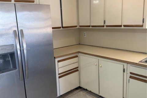 Villa ou maison à louer à Miami, Floride: 3 chambres, 209.49 m2 № 2001148 - photo 6