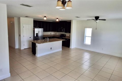 Casa en alquiler en Davenport, Florida, 4 dormitorios, 172.8 m2 № 1901333 - foto 4