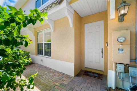 Townhouse in Saint Petersburg, Florida 4 bedrooms, 207.17 sq.m. № 2099036 - photo 6