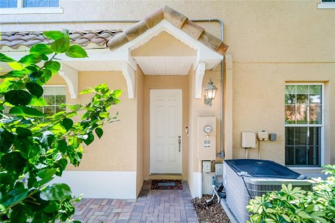 Townhouse in Saint Petersburg, Florida 4 bedrooms, 207.17 sq.m. № 2099036 - photo 5