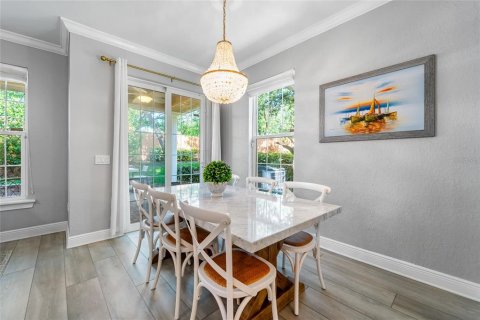 Townhouse in Saint Petersburg, Florida 4 bedrooms, 207.17 sq.m. № 2099036 - photo 14