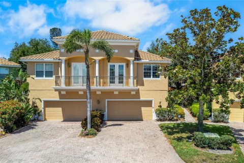 Townhouse in Saint Petersburg, Florida 4 bedrooms, 207.17 sq.m. № 2099036 - photo 4