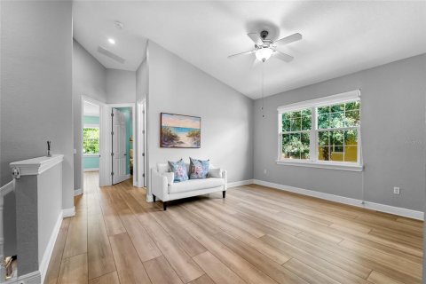 Townhouse in Saint Petersburg, Florida 4 bedrooms, 207.17 sq.m. № 2099036 - photo 24
