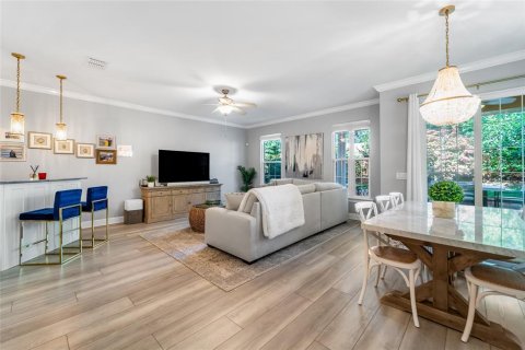 Townhouse in Saint Petersburg, Florida 4 bedrooms, 207.17 sq.m. № 2099036 - photo 7