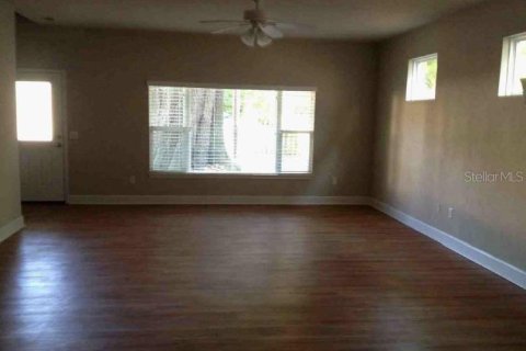 Casa en venta en Gainesville, Florida, 5 dormitorios, 208.47 m2 № 1789191 - foto 7