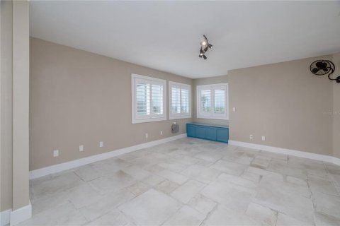 Villa ou maison à vendre à New Smyrna Beach, Floride: 3 chambres, 256.97 m2 № 2097698 - photo 16