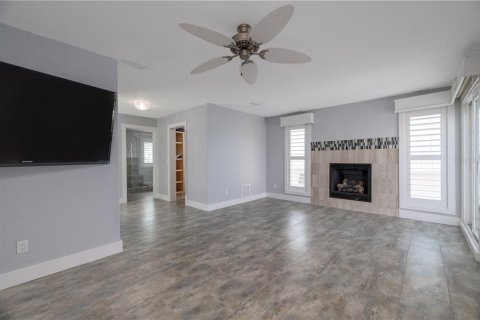 Villa ou maison à vendre à New Smyrna Beach, Floride: 3 chambres, 256.97 m2 № 2097698 - photo 25