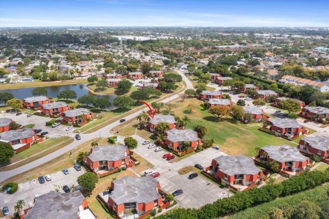 Adosado en venta en West Palm Beach, Florida, 2 dormitorios, 113.15 m2 № 2361645 - foto 19