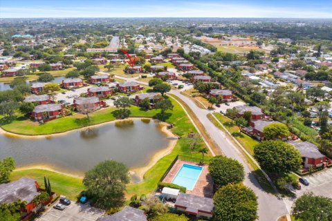 Adosado en venta en West Palm Beach, Florida, 2 dormitorios, 113.15 m2 № 2361645 - foto 23