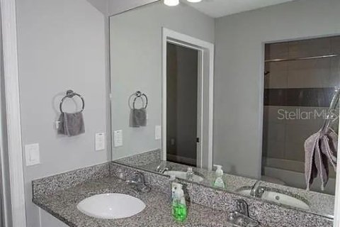 Casa en alquiler en Orlando, Florida, 3 dormitorios, 202.62 m2 № 2355924 - foto 11