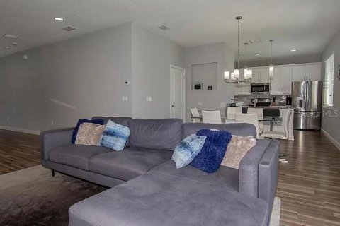 Casa en alquiler en Orlando, Florida, 3 dormitorios, 202.62 m2 № 2355924 - foto 6