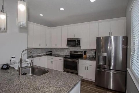 Casa en alquiler en Orlando, Florida, 3 dormitorios, 202.62 m2 № 2355924 - foto 8