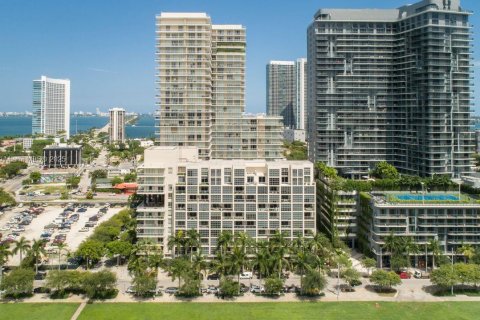 Condo in Miami, Florida, 1 bedroom  № 1944414 - photo 30