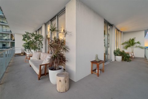 Condo in Miami, Florida, 1 bedroom  № 1944414 - photo 14