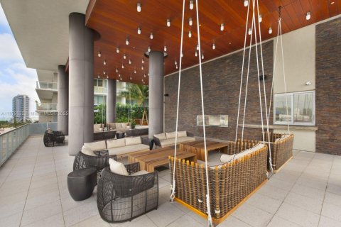 Condo in Miami, Florida, 1 bedroom  № 1944414 - photo 21