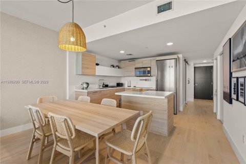 Condo in North Miami Beach, Florida, 2 bedrooms  № 2040471 - photo 6