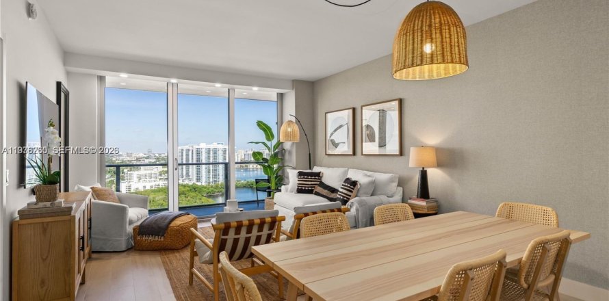 Condo in North Miami Beach, Florida, 2 bedrooms  № 2040471