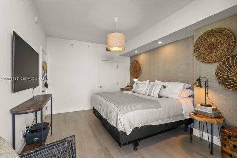 Condo in North Miami Beach, Florida, 2 bedrooms  № 2040471 - photo 13