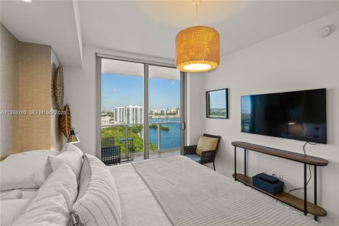 Condo in North Miami Beach, Florida, 2 bedrooms  № 2040471 - photo 11