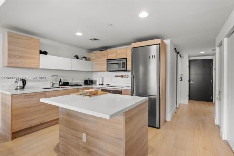 Condo in North Miami Beach, Florida, 2 bedrooms  № 2040471 - photo 10