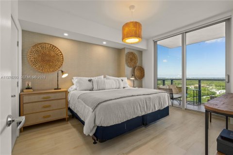 Condo in North Miami Beach, Florida, 2 bedrooms  № 2040471 - photo 12